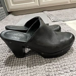 Black Rockport platform clogs size 6.5 very comfortable!